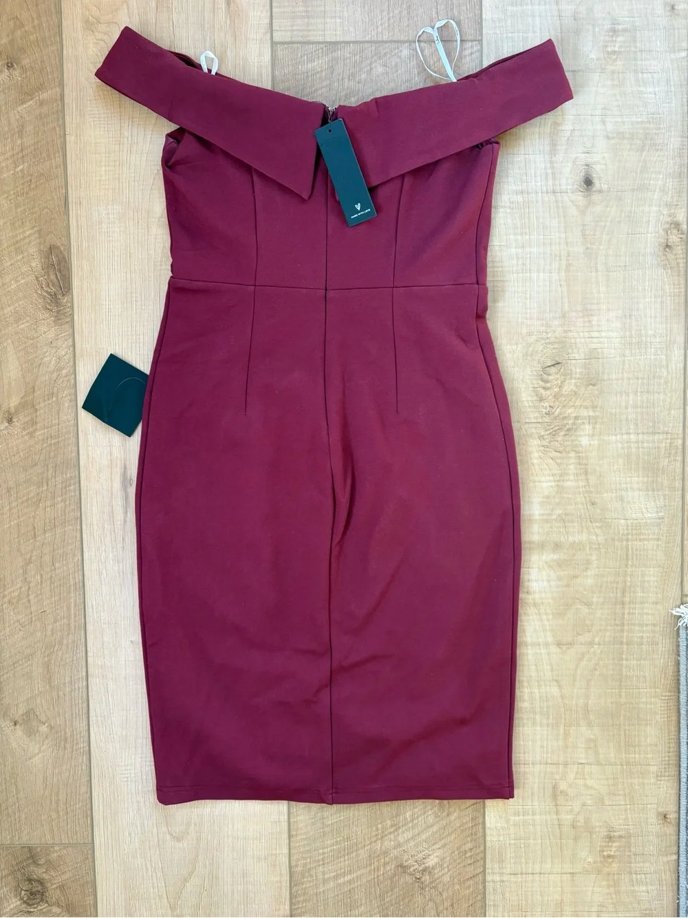 Lulu's Classic Glam Off-the-Shoulder Bodycon Slit Dress. Wine. Size Small - Picture 9 of 10